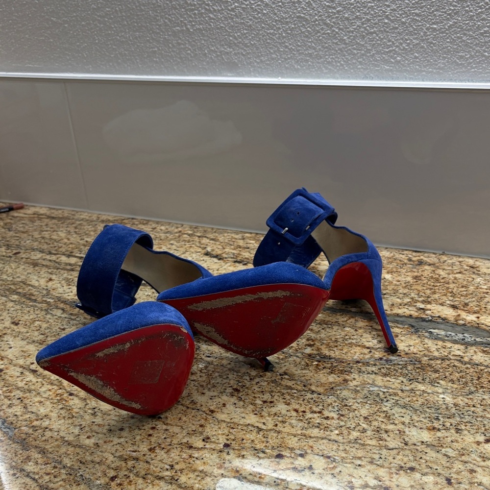 Authentic Christian Louboutin blue suede heel - Picture 5 of 7